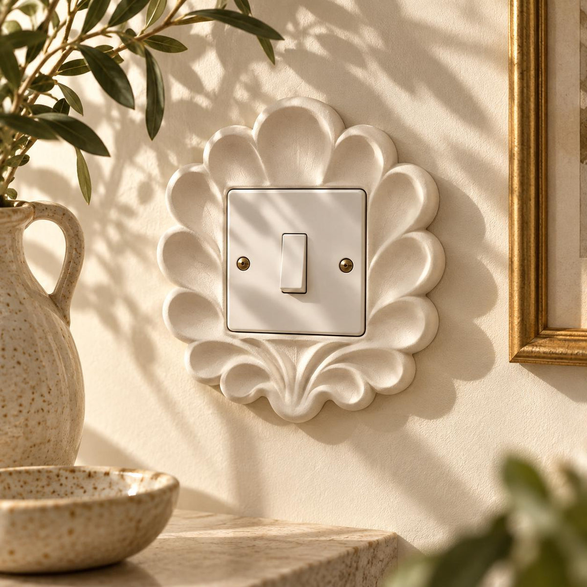 Scallop Switch Surround
