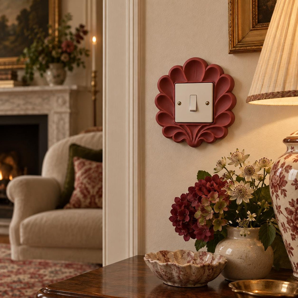 Scallop Switch Surround