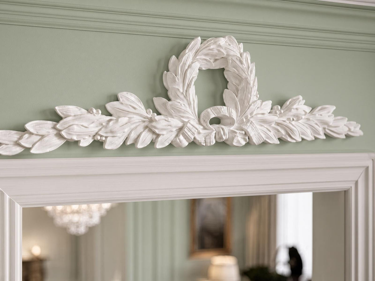 Laureate Overdoor Pediment