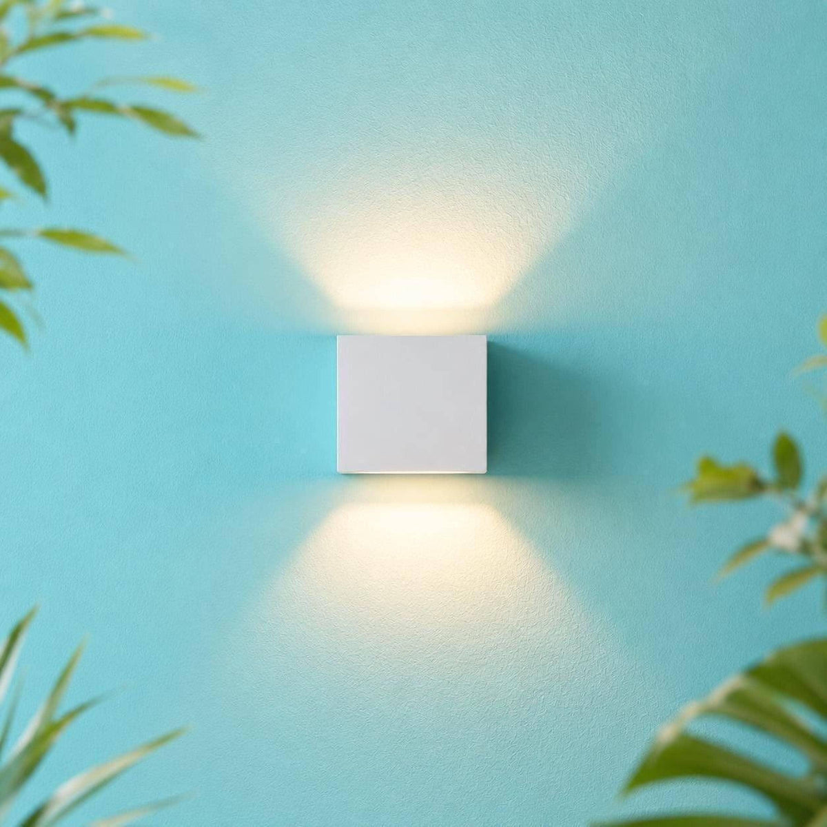 Livia Wall Light